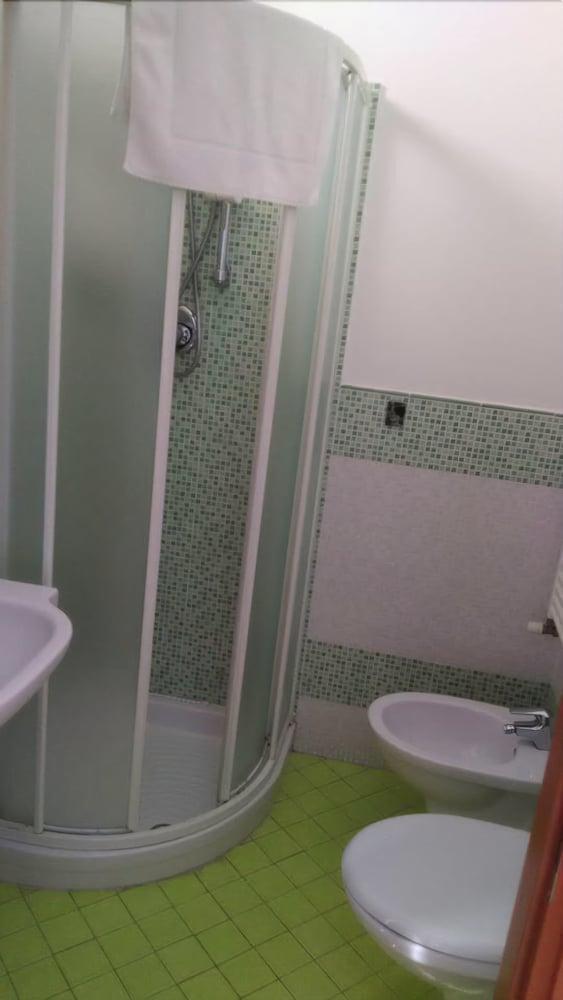 Hotel Marilonda Римини Екстериор снимка