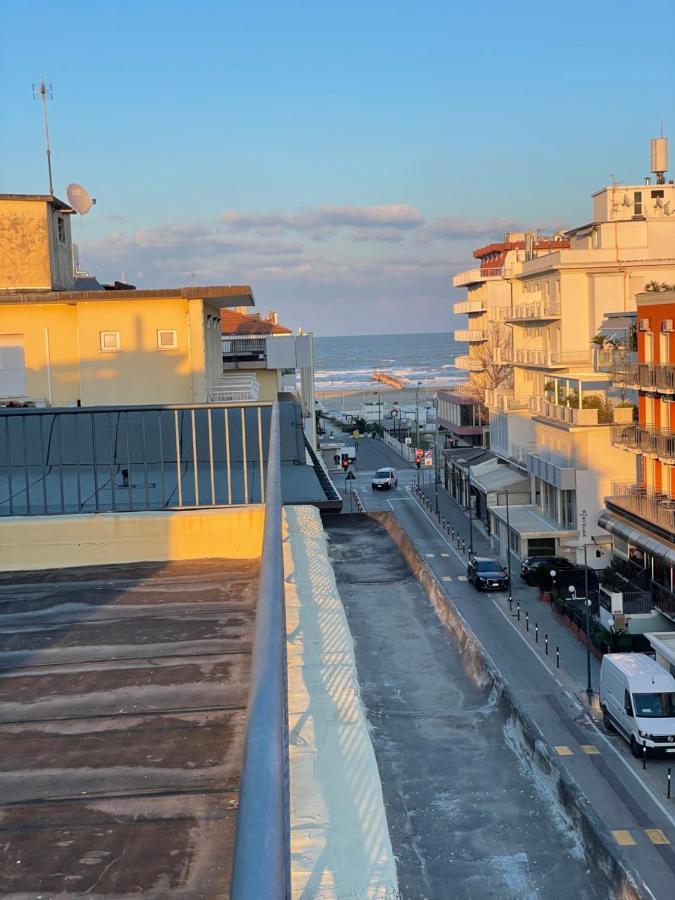 Hotel Marilonda Римини Екстериор снимка