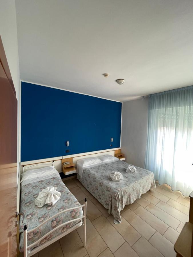 Hotel Marilonda Римини Стая снимка