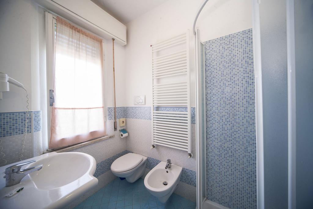 Hotel Marilonda Римини Екстериор снимка