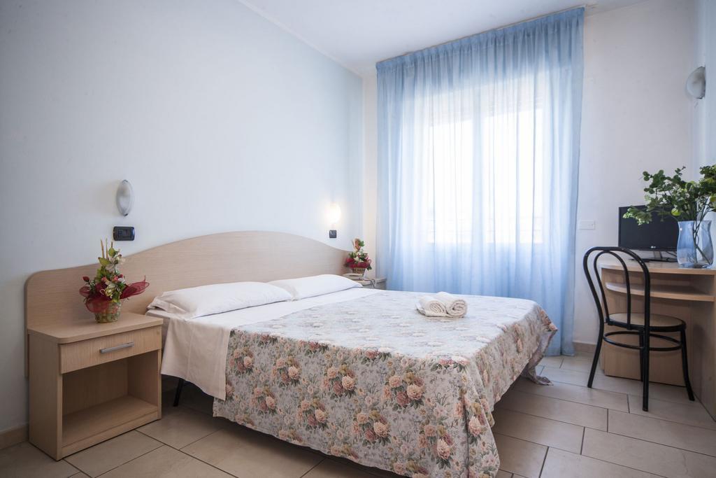 Hotel Marilonda Римини Екстериор снимка