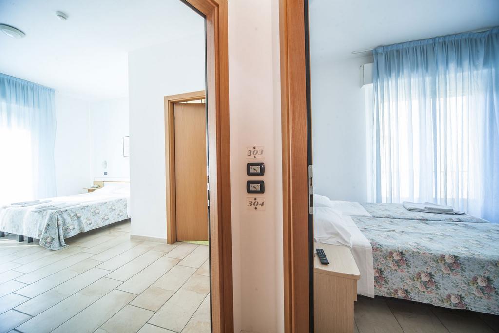 Hotel Marilonda Римини Екстериор снимка