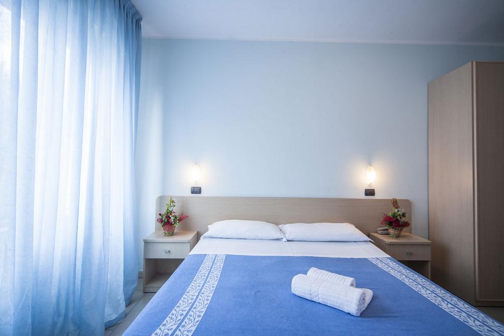 Hotel Marilonda Римини Екстериор снимка