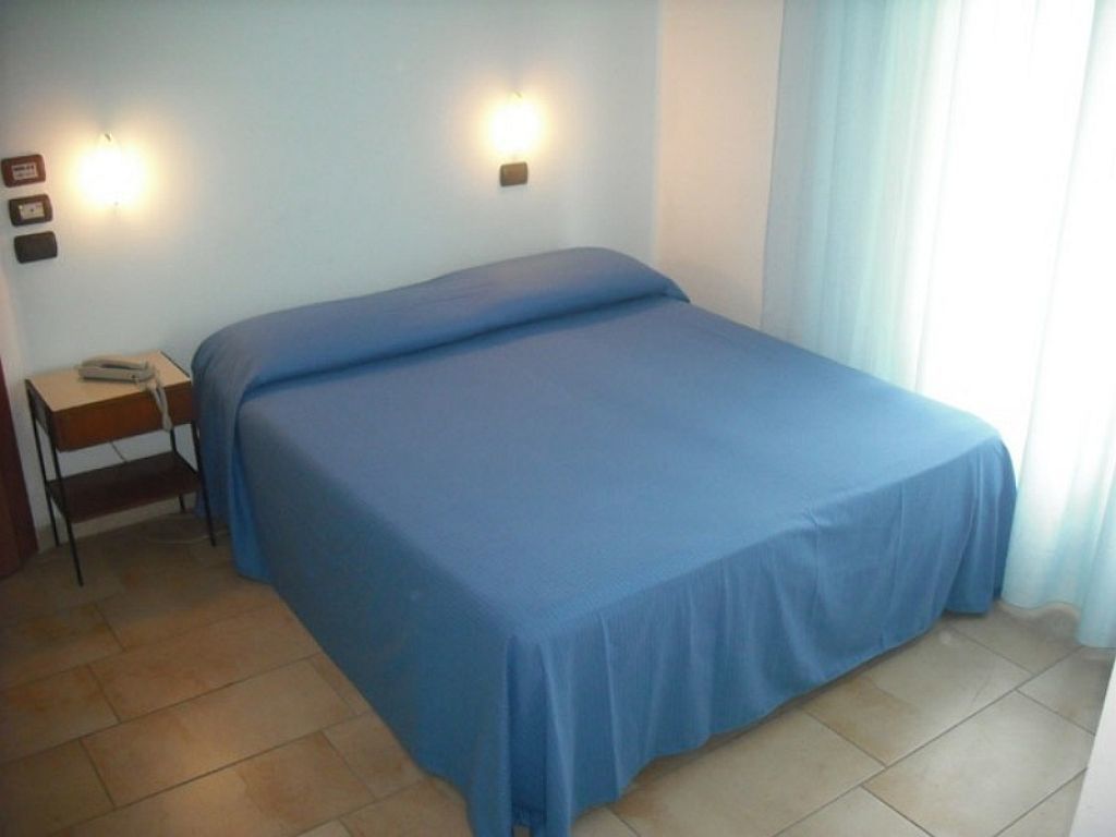 Hotel Marilonda Римини Екстериор снимка
