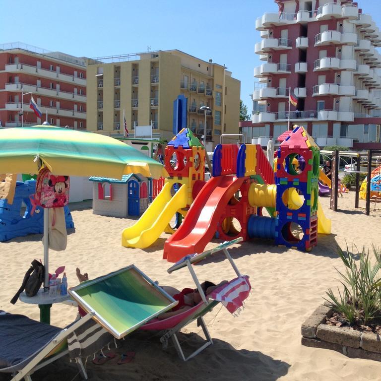 Hotel Marilonda Римини Екстериор снимка
