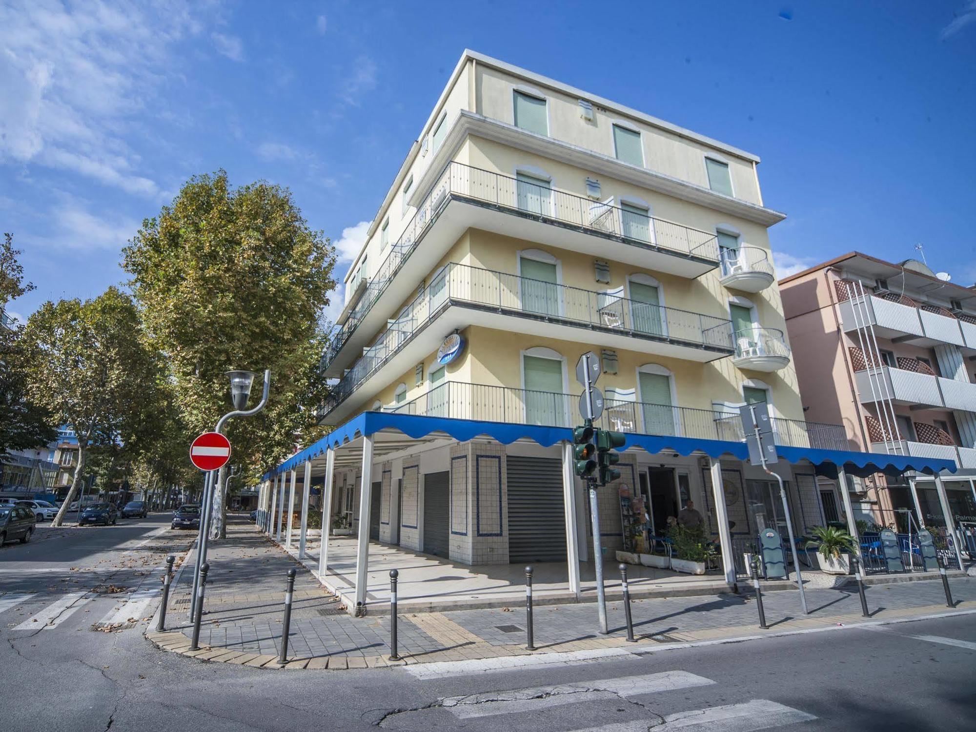 Hotel Marilonda Римини Екстериор снимка